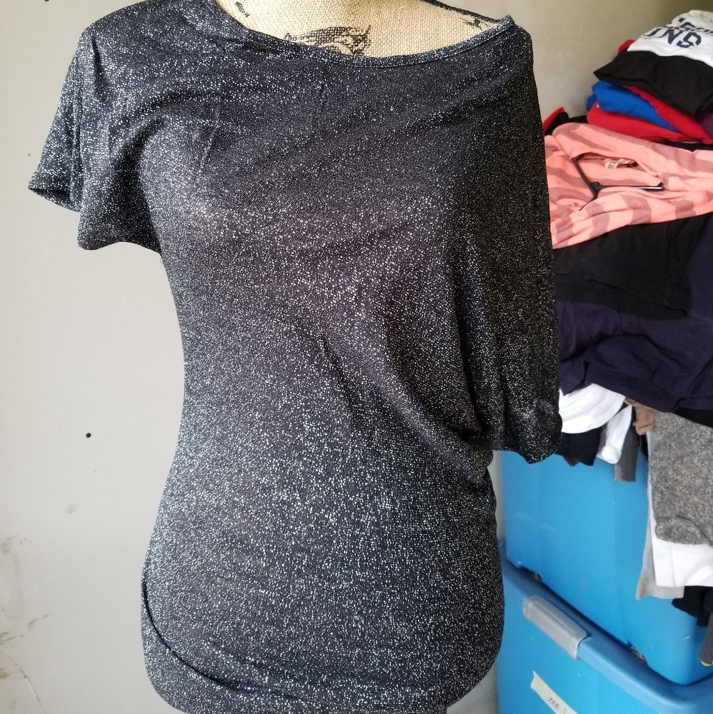 Adorable Express top!